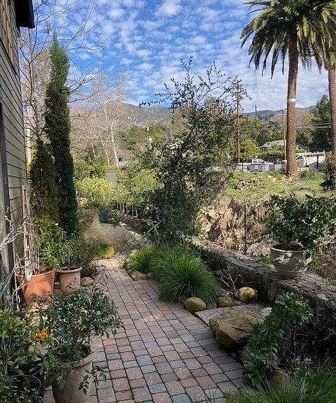 1247 E Valley Rd — Photo 9