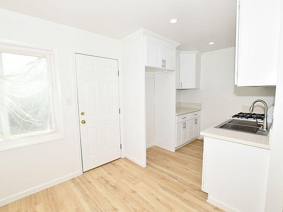 4th image of 125 W Hill St #1