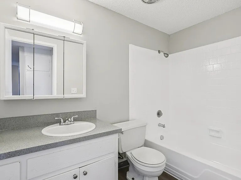 Cypress Crest Apartments — Photo 54
