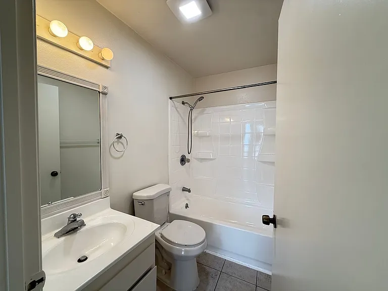 807Bunk — Photo 6