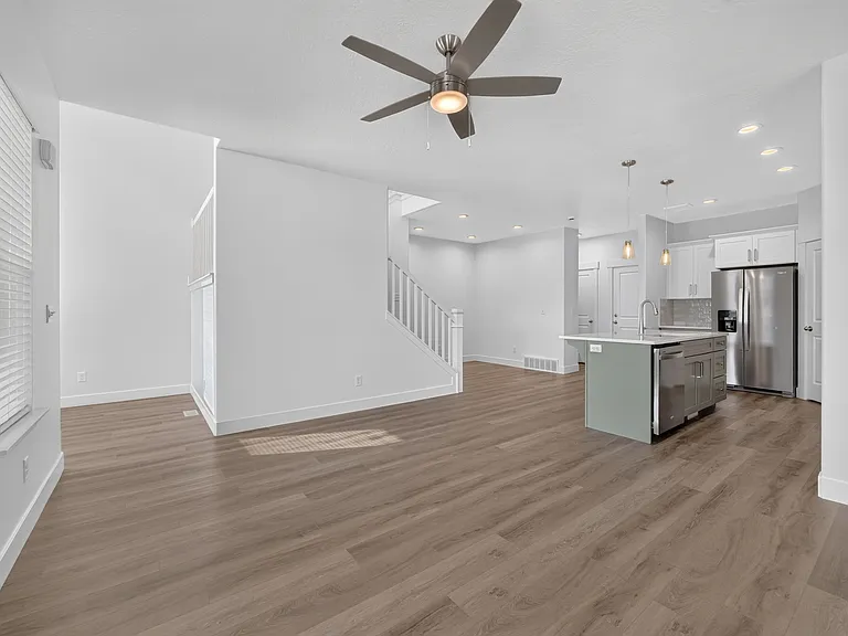 13728 S Devers Dr — Photo 12