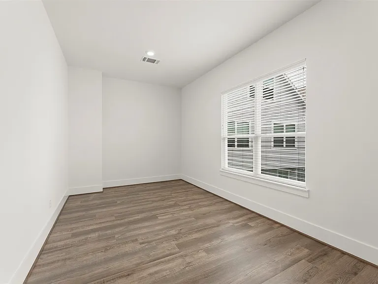 1825 Northwood Rd — Photo 29