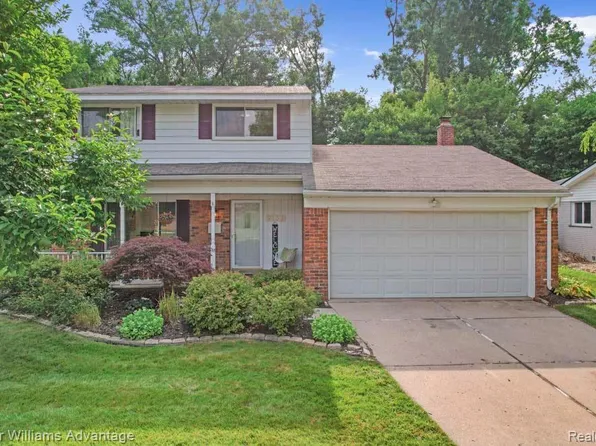 9157 Hackberry Ave, Plymouth, MI 48170