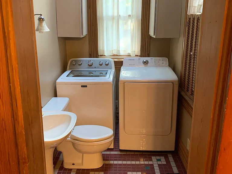 1351 Forsythe Ave — Photo 7