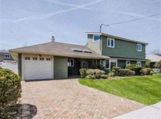 75 Nearwater Ave, Massapequa, NY 11758