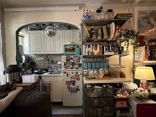 Rented by Metropolitan Equities | media 9