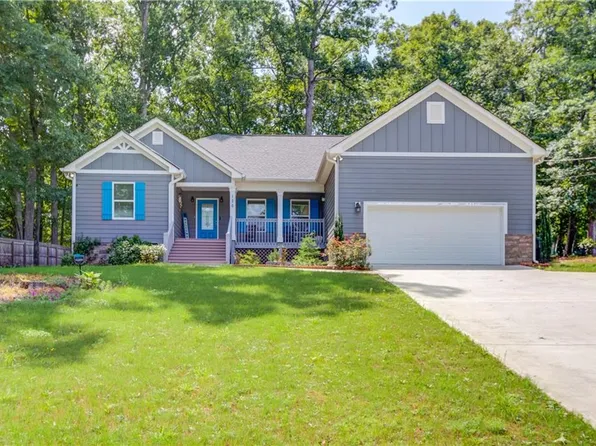 126 Holly Ct, Loganville, GA 30052