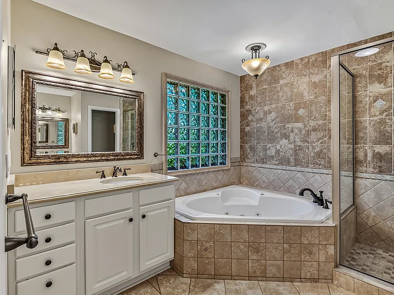 6326 Glasgow Dr — Photo 27