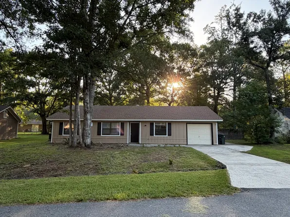 107 Pineneedle Cir, Kingsland, GA 31548