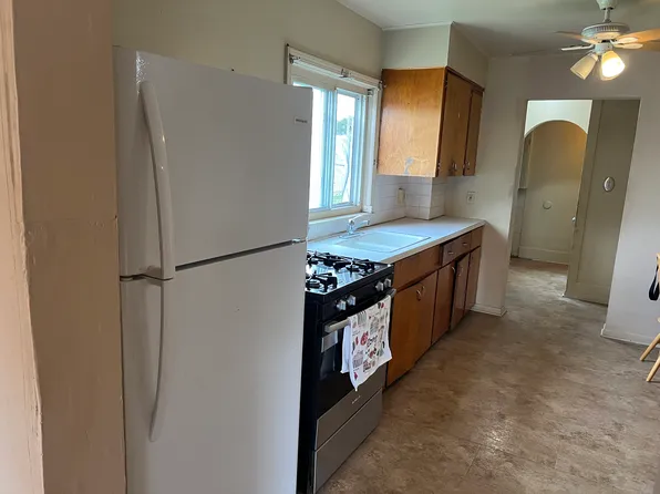 182 15th St NW #1-4, Barberton, OH 44203