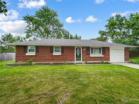 3rd image of 646 Cherry Blossom Dr