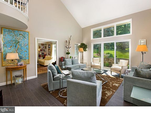 5th image of 18 Sugar Knoll Dr