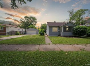 334 E Madge Ave, Hazel Park, MI 48030