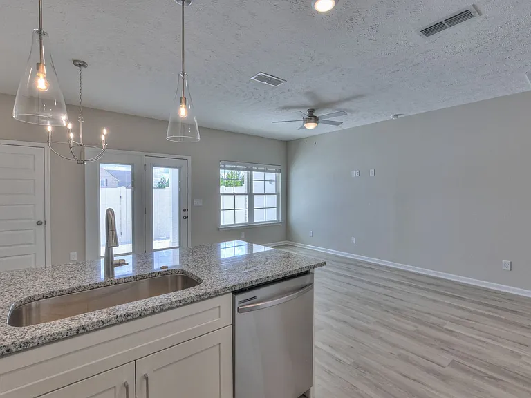 24 Hardwood Rd — Photo 13