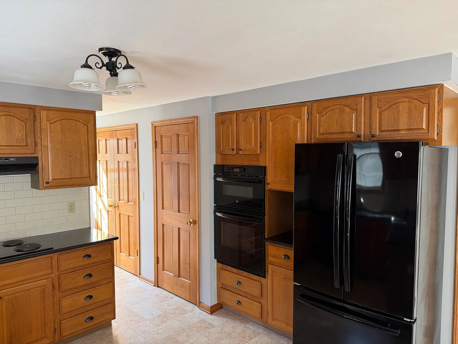 3 bed, 2.5 bath, 1810 sqft, $3,000 — Photo 1