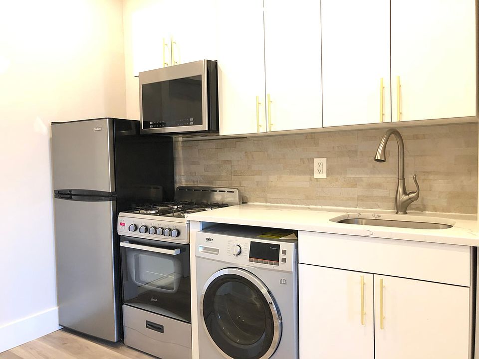 2nd image of 207 Webster Ave #8A