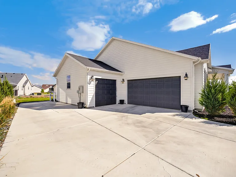 672 W Herald Dr — Photo 55