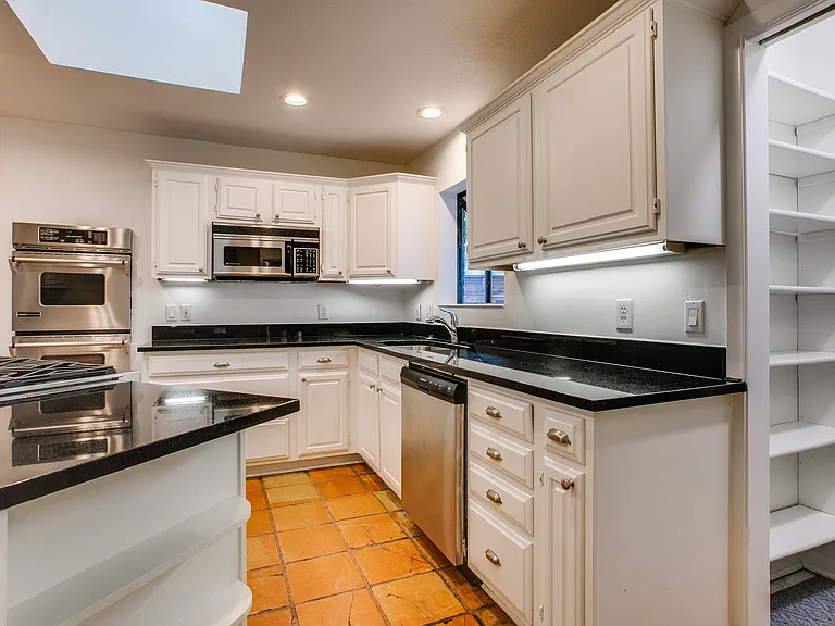 5815 Walnut Hill Ln — Photo 24