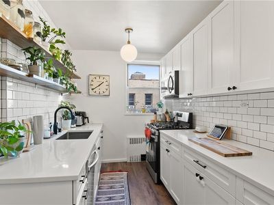 2107 Wallace Avenue #6B, Bronx, NY, 10462
