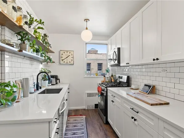 2107 Wallace Avenue #6B, Bronx, NY 10462