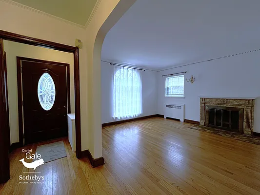 Rented by Daniel Gale Sotheby's International Realty | media 2