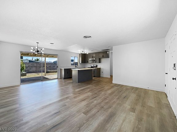 3rd image of 333 Zion Dr