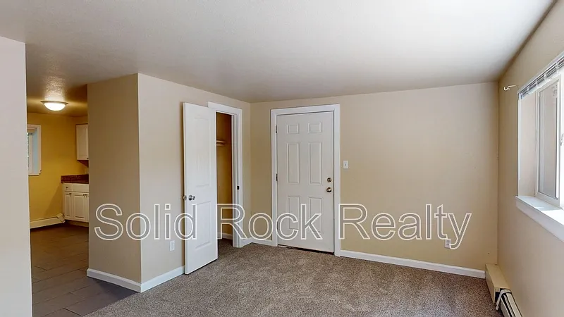 2 bed, 1.0 bath, 920 sqft, $825 — Photo 4