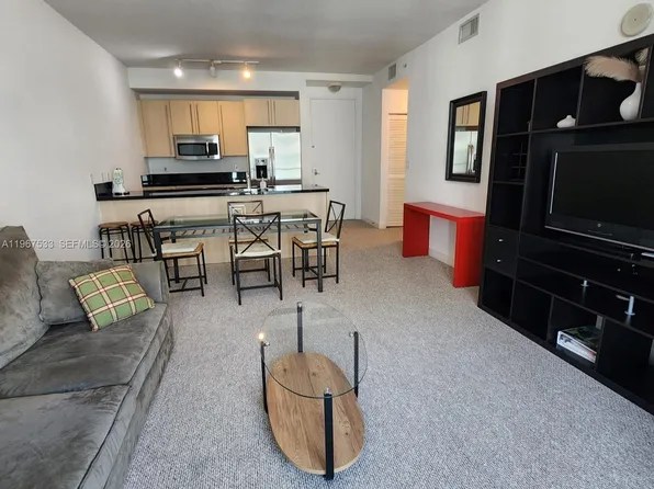 1111 SW 1st Ave, Miami, FL