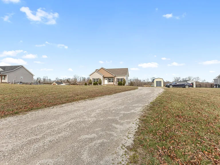 819 Hooper Rd — Photo 4