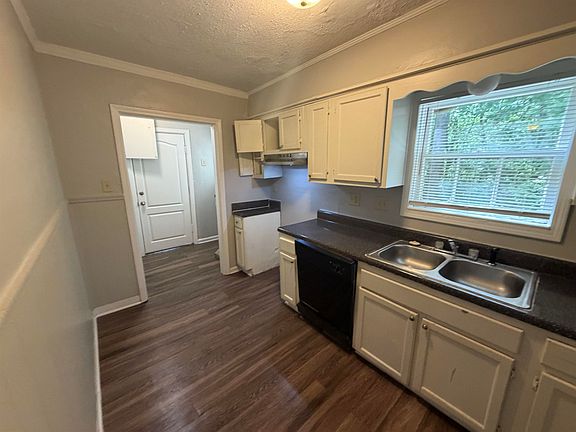 4th image of 151 Clower Rd