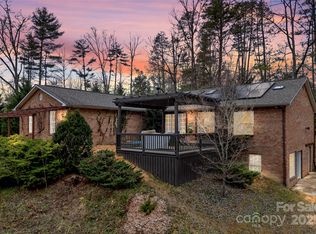 221 Edge Rd, Penrose, NC 28766