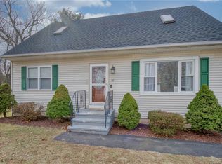 12 Ridge Pl, East Haven, CT 06512