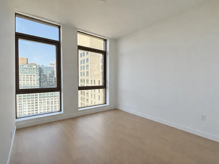 480 Kent Ave #Penthouse 1F — Photo 9
