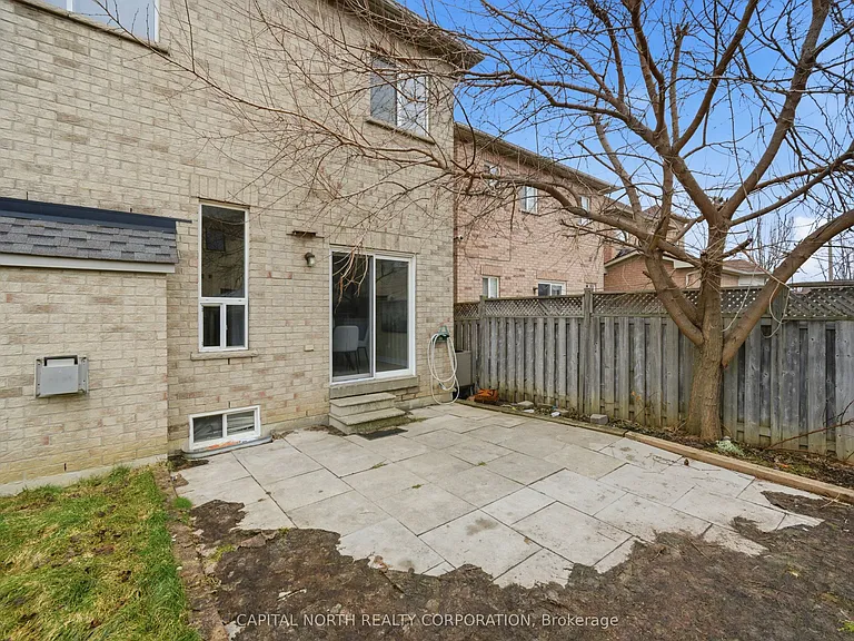 74 Bullrush Dr — Photo 38