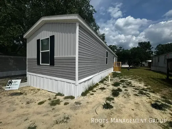 211 Connie Ct #211C, Spring Lake, NC 28390