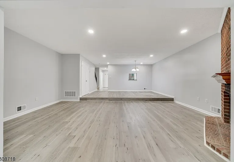 7 Kirby Ln — Photo 16