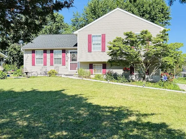 571 Hooker Dr, Gettysburg, PA 17325