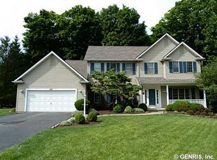 617 Saddle Crest Dr, Webster, NY 14580