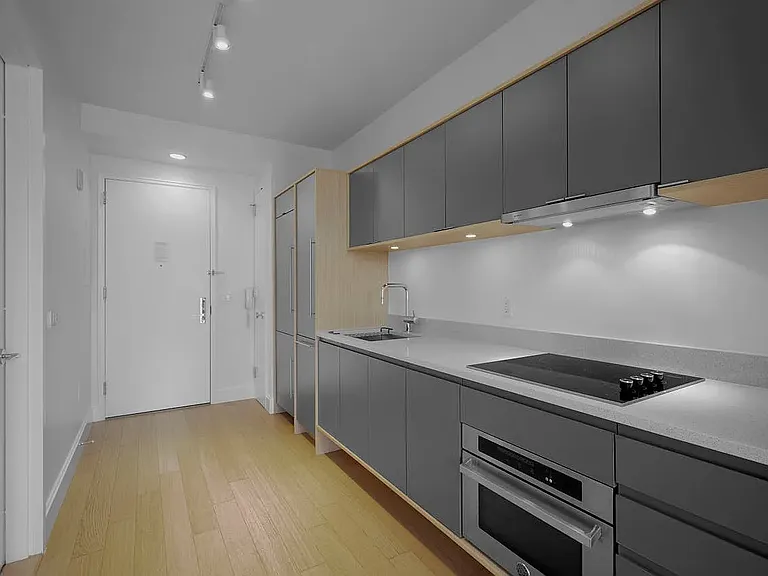 10 City Point #25B — Photo 7