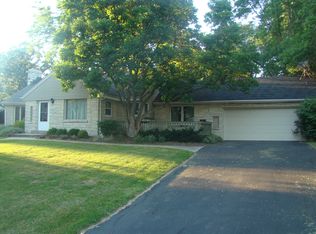 N87W15724 Belleview Blvd, Menomonee Falls, WI 53051