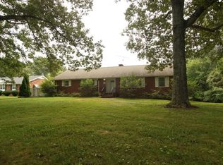 5631 Folkstone Rd, Pfafftown, NC 27040
