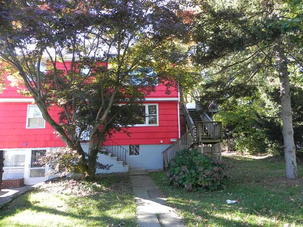 32 Deerfield St #2