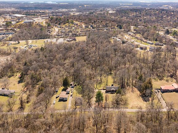 5th image of 1 Hills Ln