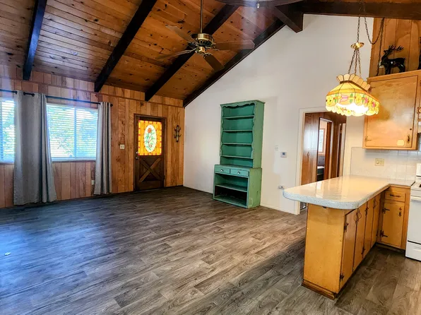1168 Jungfrau Dr, Crestline, CA 92325
