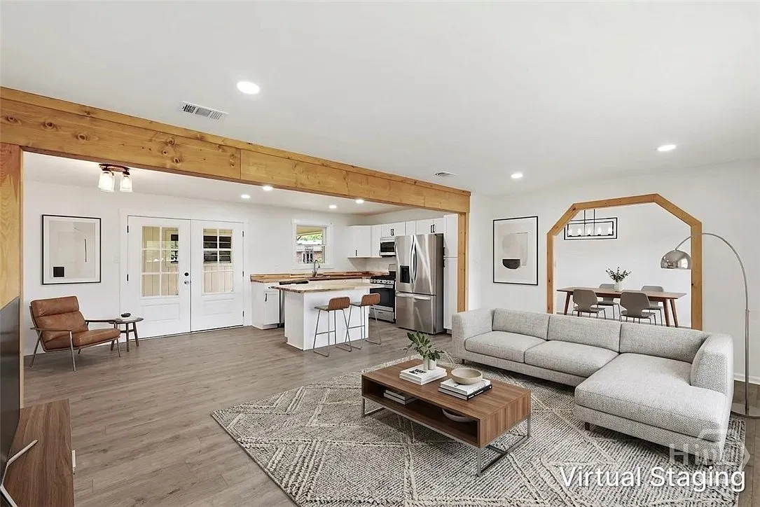 3 bed, 2.0 bath, 1825 sqft, $2,300 — Photo 3