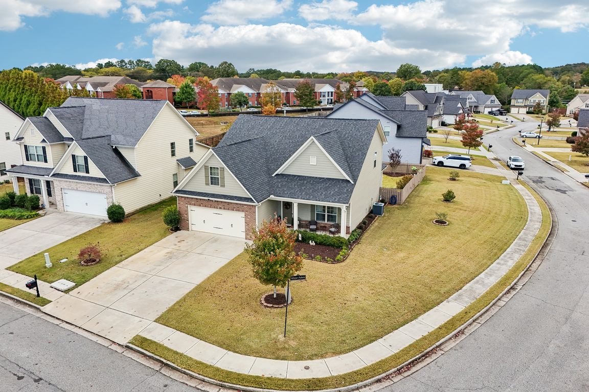 Cottage Walk-S3110-024.jpg