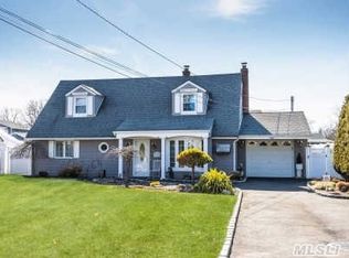 3 Leewater Ave, Massapequa, NY 11758