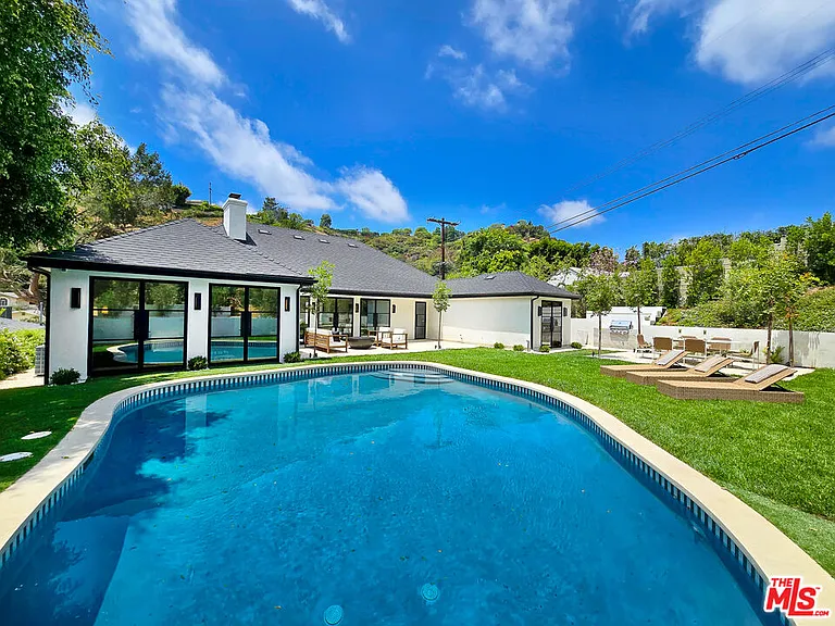 2288 Coldwater Canyon Dr — Photo 37