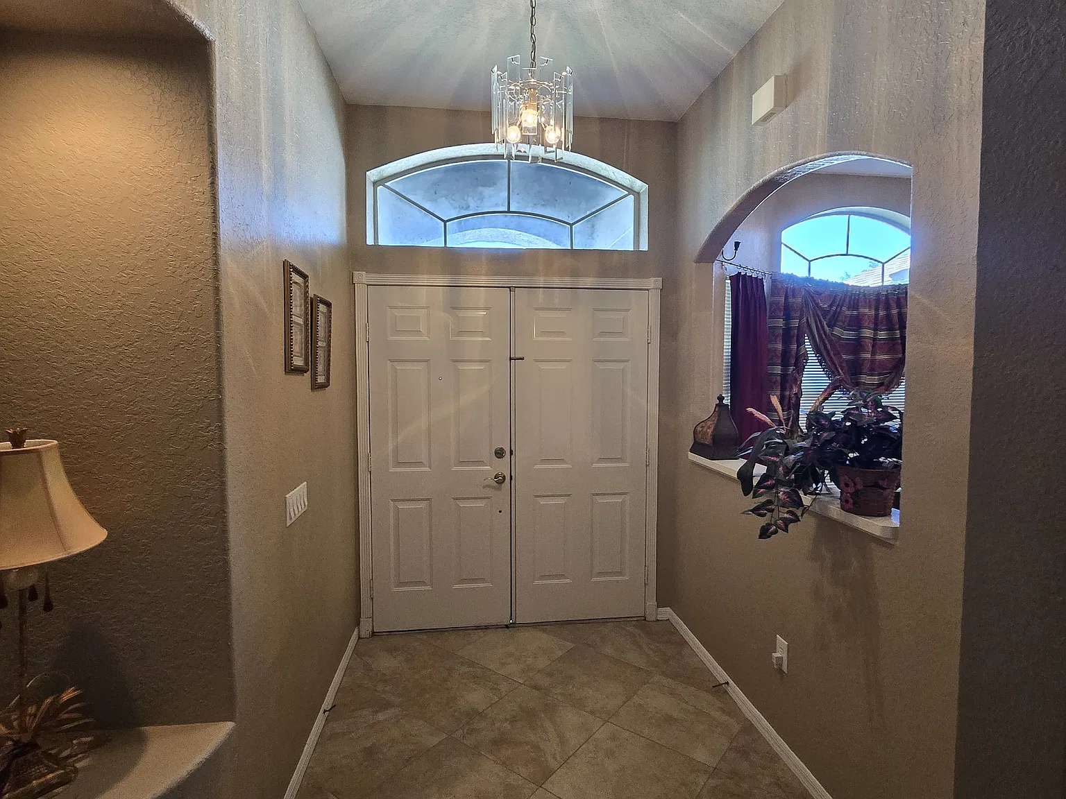 4 bed, 2330 sqft, $2,800 — Photo 2
