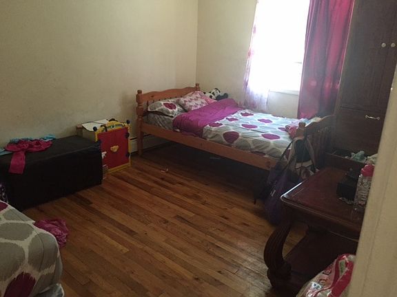 2nd bedroom Queen
